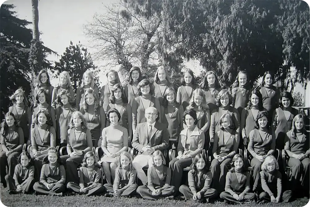 2025_STG_DG_WebGalerias_Nosotros_HitosLinea_V1_1975