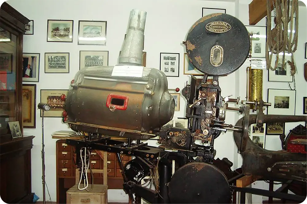 2025_STG_DG_WebGalerias_Nosotros_HitosLinea_V1_1998